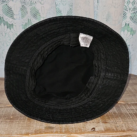 Vintage | 90's Y2K Black Bucket Hat With Flame Design - Picture 7 of 8